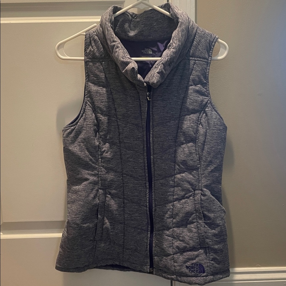 Women’s North Face Size Medium Puffer Vest, Purple